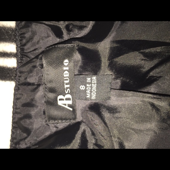 Coat - Picture 2 of 2